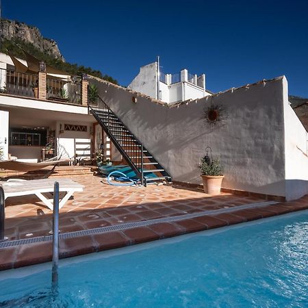 Вилла Eagles Nest - Massive Townhouse With Pool With Outstanding Views Альгодоналес Экстерьер фото