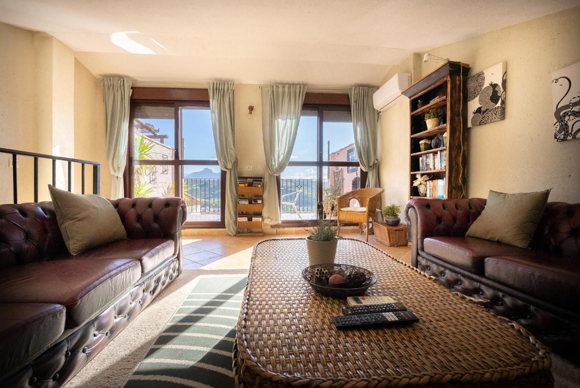 Вилла Eagles Nest - Massive Townhouse With Pool With Outstanding Views Альгодоналес Экстерьер фото